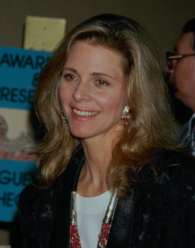lindsay_wagner_c16