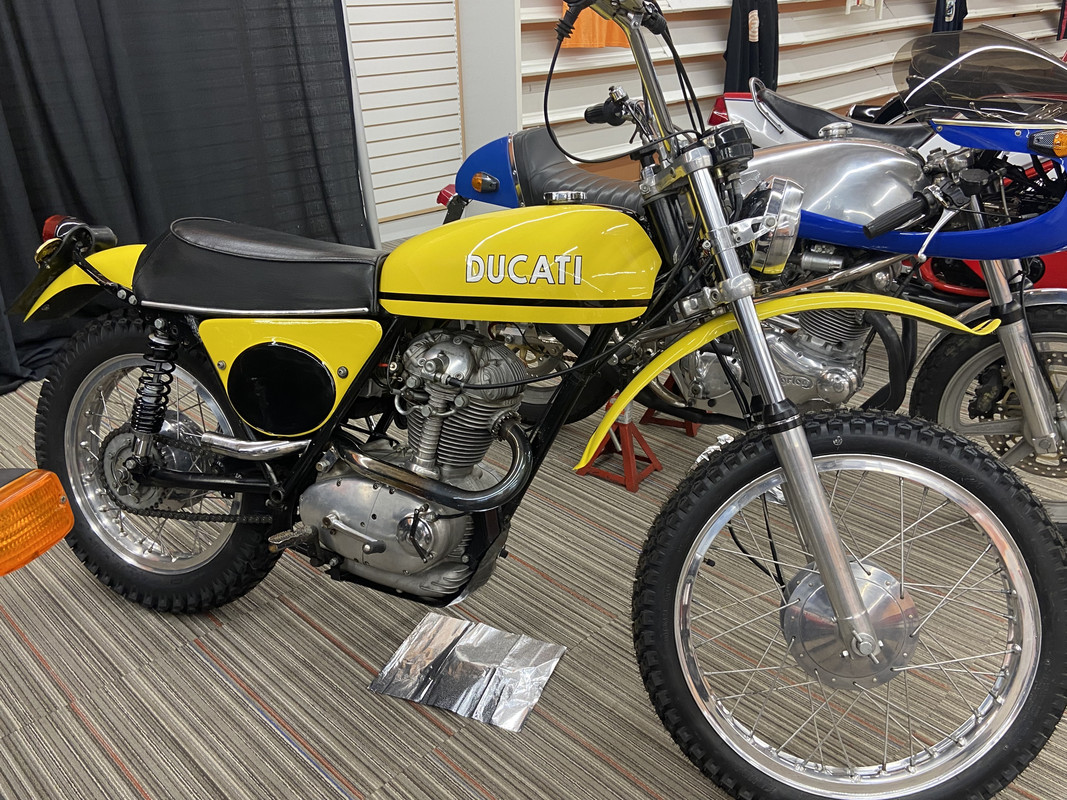 5CC91BA2-CC01-4D11-A988-AE6C1057B61F