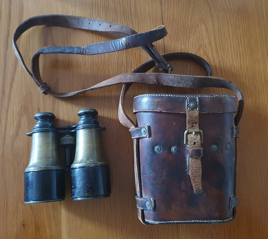 BINOCULARS & CASE