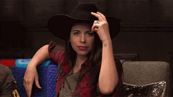 hat-tip-wink-laura-bailey-wiy7g6zm7jvxdn31.gif