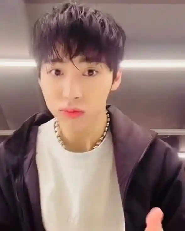 6e477802cee83f33cf6d69608c8d23cc_copy_589x736