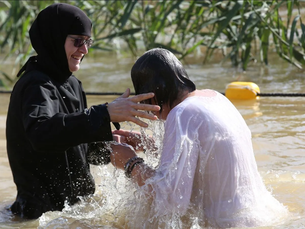 Tragedia en Sudáfrica, se ahogan 14 personas en bautizo
