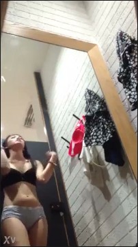 [Image: Voyeur14745115913.jpg]