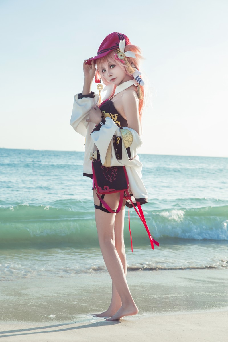 艾西Aiwest 原神烟绯花鸟与情Cosplay写真图集 烟绯角色高清图集 29P (176.4M)插图