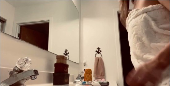 [Image: Voyeur61635105341.jpg]