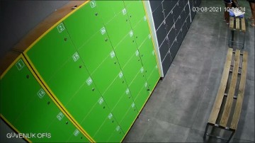 [Image: Voyeur26515105007.jpg]