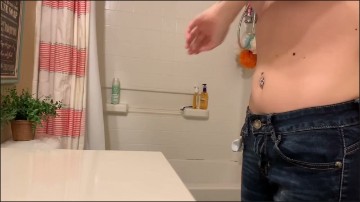 [Image: Voyeur30255135042.jpg]