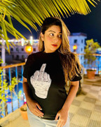 photo_6244474255148434002_y