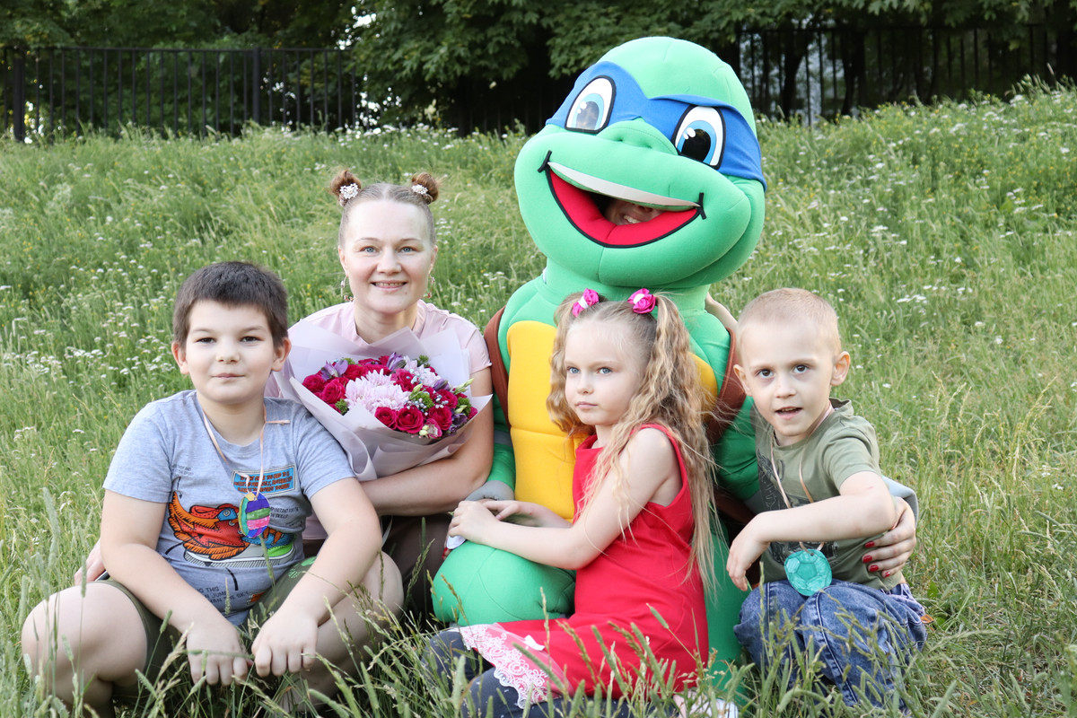 AC6FBF53-6324-4483-8FBC-213D1AD30A90