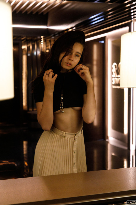 full_012_2103276373182519