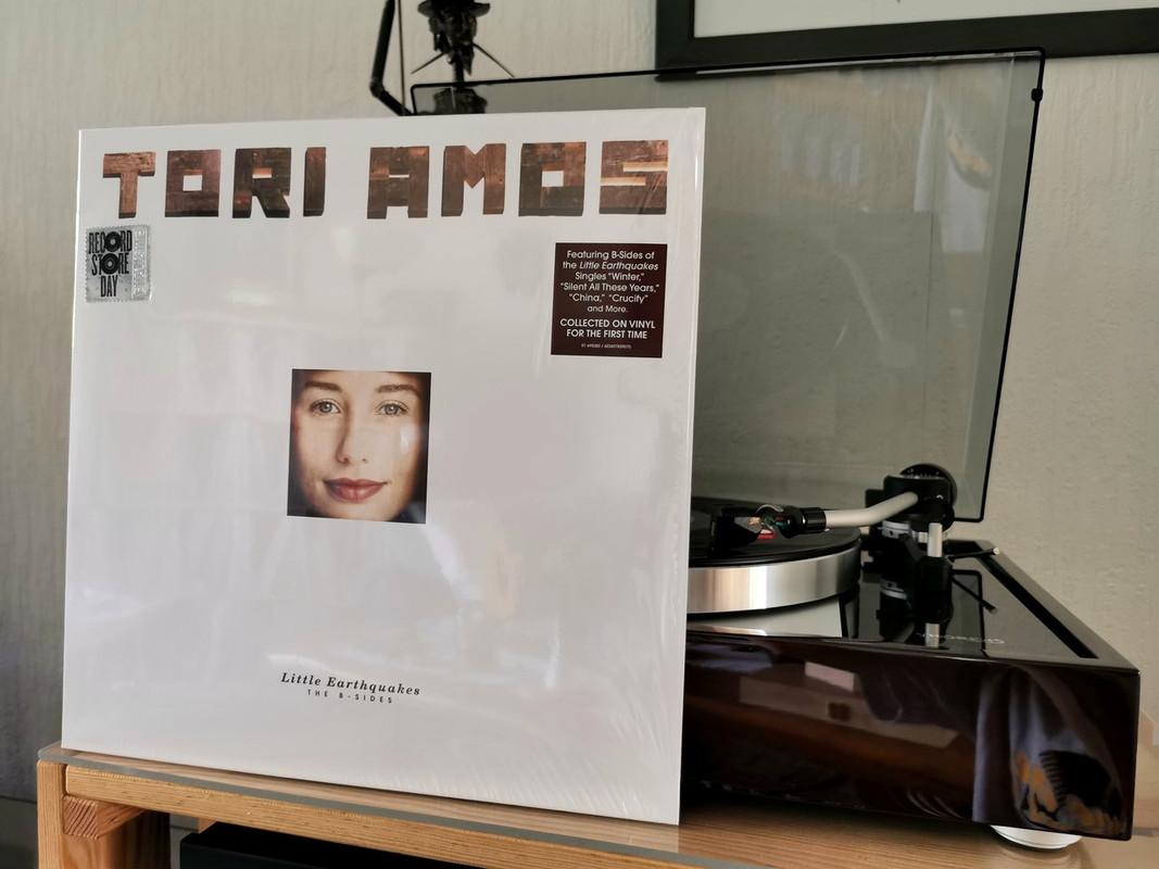 [Bild: Tori-Amos-Little-Earthquakes-B-Sides-II.jpg]