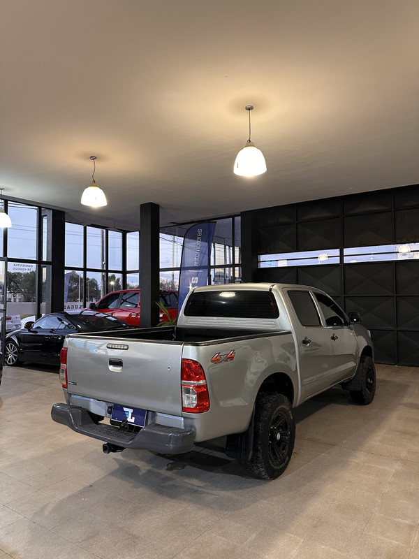 Toyota Hilux DX 2.5 4x4 - 6
