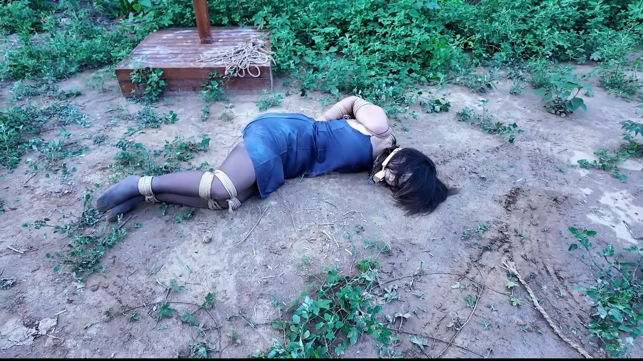 一绳所爱 雯雯野外闷热炼狱上.mp4_20250721_090614.945