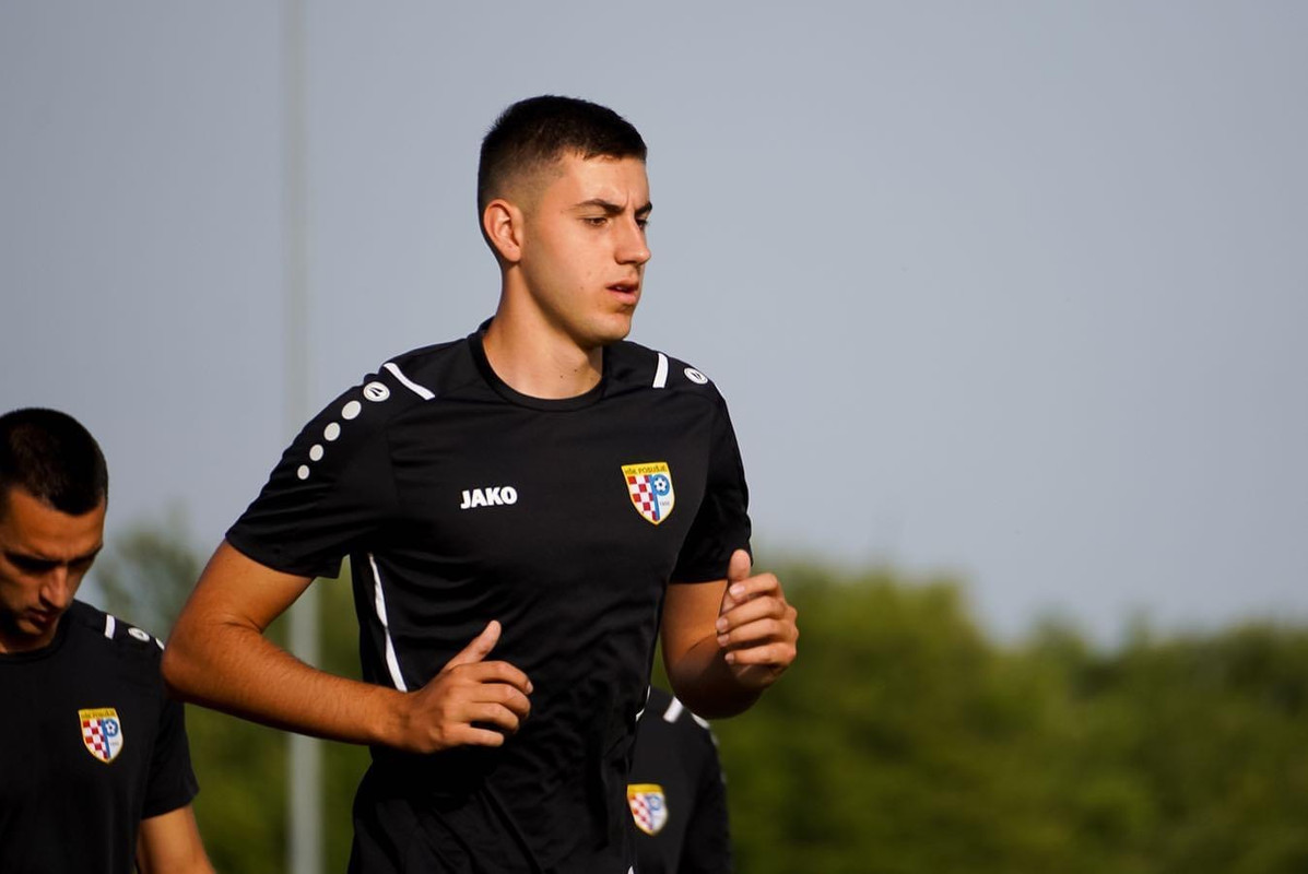 1DD6DCEF-8F81-44C4-9F9E-76EF96DF7CE2