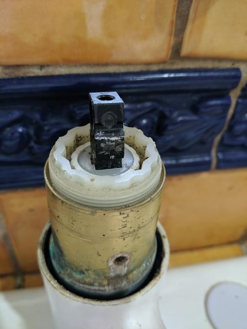 Pfister 53350 single faucet kitchen faucet no water