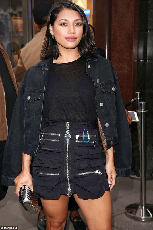 4C9A888400000578-0-image-a-194_1527206759153