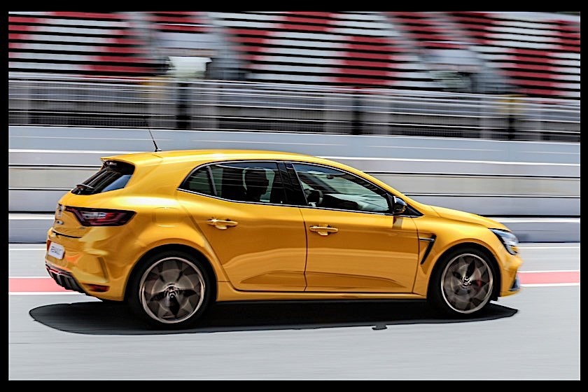 2019 Renault Megane RS Trophy (22)
