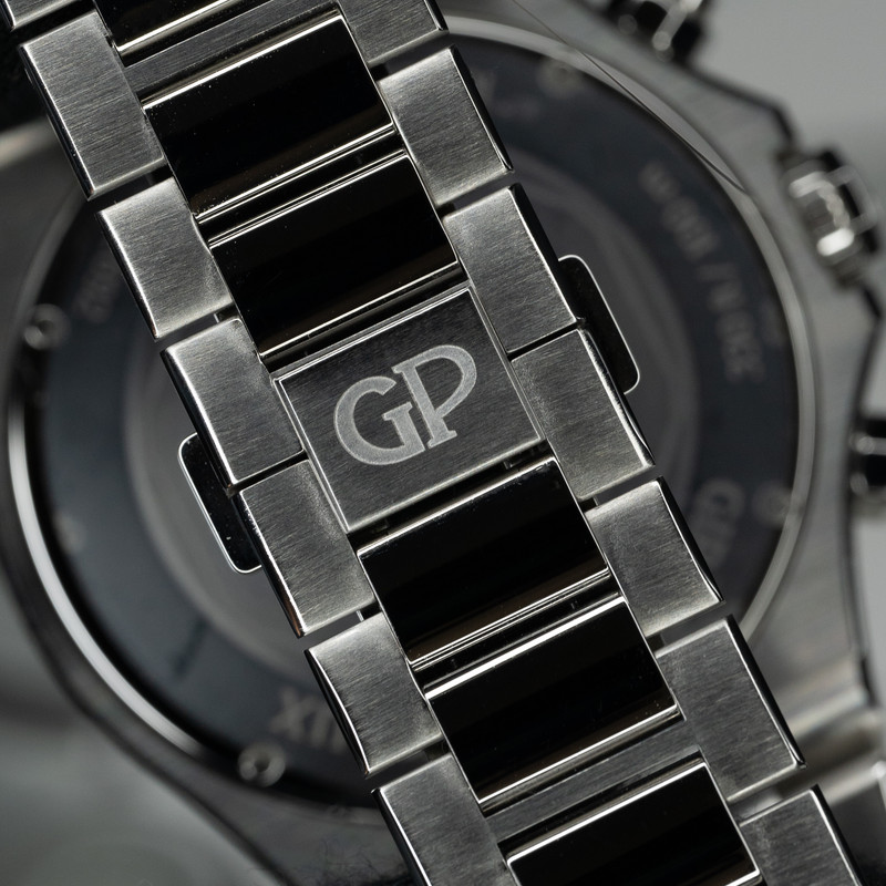 Girard-Perregaux Laureato Chronograph 42 - Image 12