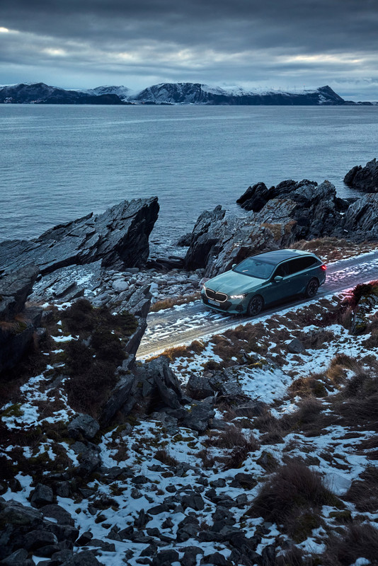 P90537327_highRes_the-new-bmw-i5-edriv