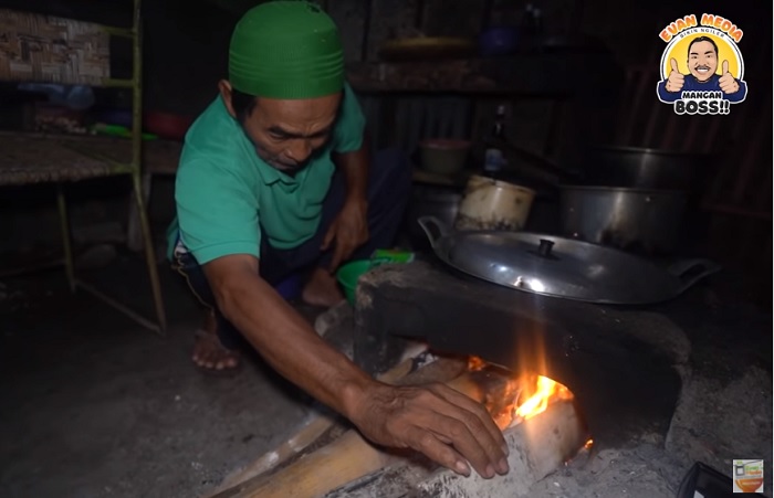 Tongseng Kepala Kambing Pak Din, kuliner legendaris di Magelang.