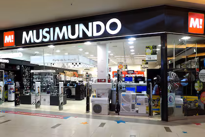 Trabajadores despedidos de Musimundo denuncian "vaciamiento" y apuntan contra la gerencia por la crisis que dejó cientos de familias en la calle
