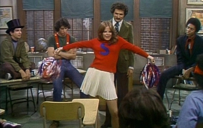DEBRALEE-SCOTT-WELCOME-BACK-KOTTER-1-B-FOTOR-2.jpg