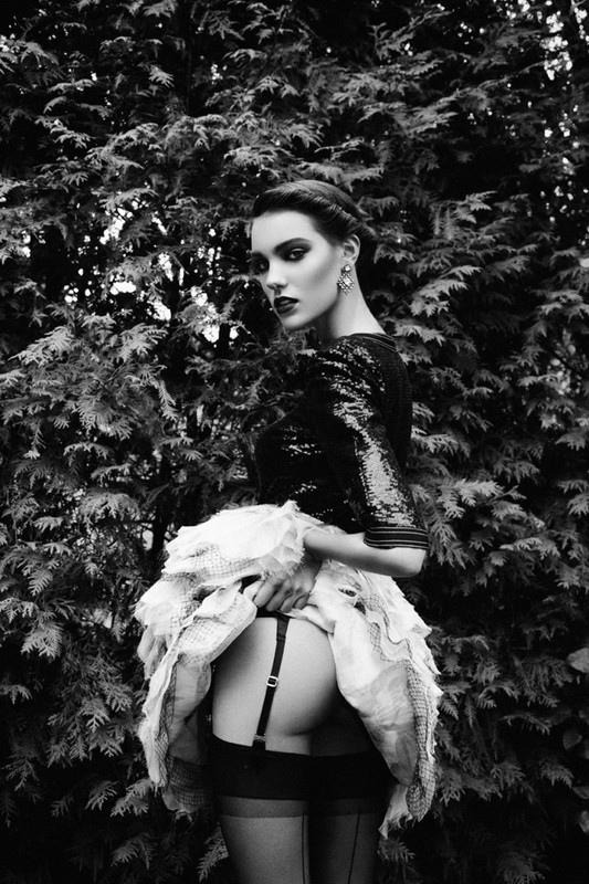 https://scriptical.files.wordpress.com/2013/04/the-libertine-magazine-garden-grove-charlotte-cardin-goyer-and-masha-markina-by-richard-bernardin-for-dress-to-kill-magazine-winter-2012-2.jpg