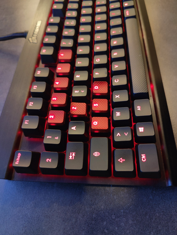 Clavier Corsair Vengeance K70 (10)