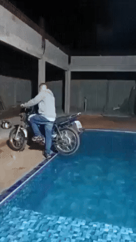 moto-pooll-sw.gif