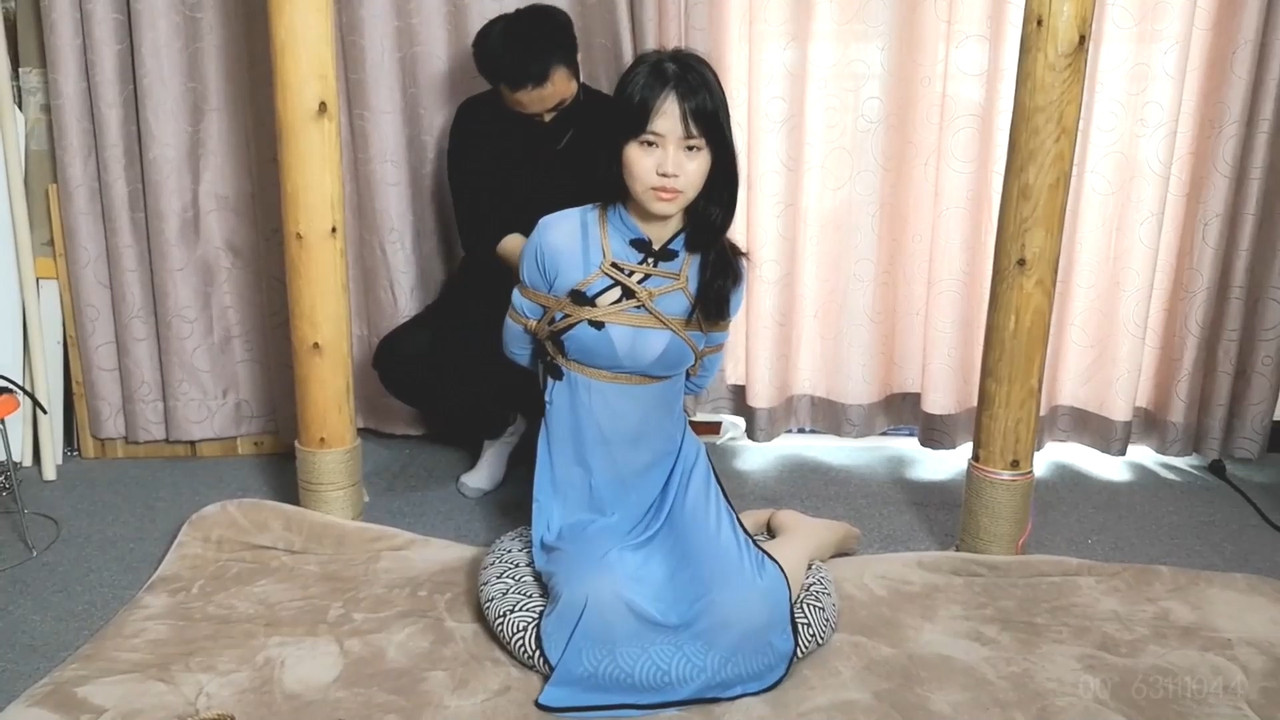 束缘阁 不易绳师作品 诗园五四装侧吊.mp4_20210516_185157.780