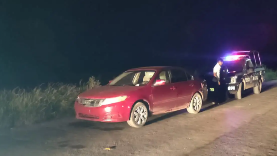 Ciudad Obregón: Reportan vehículo con múltiples balazos abandonado y autoridades se movilizan