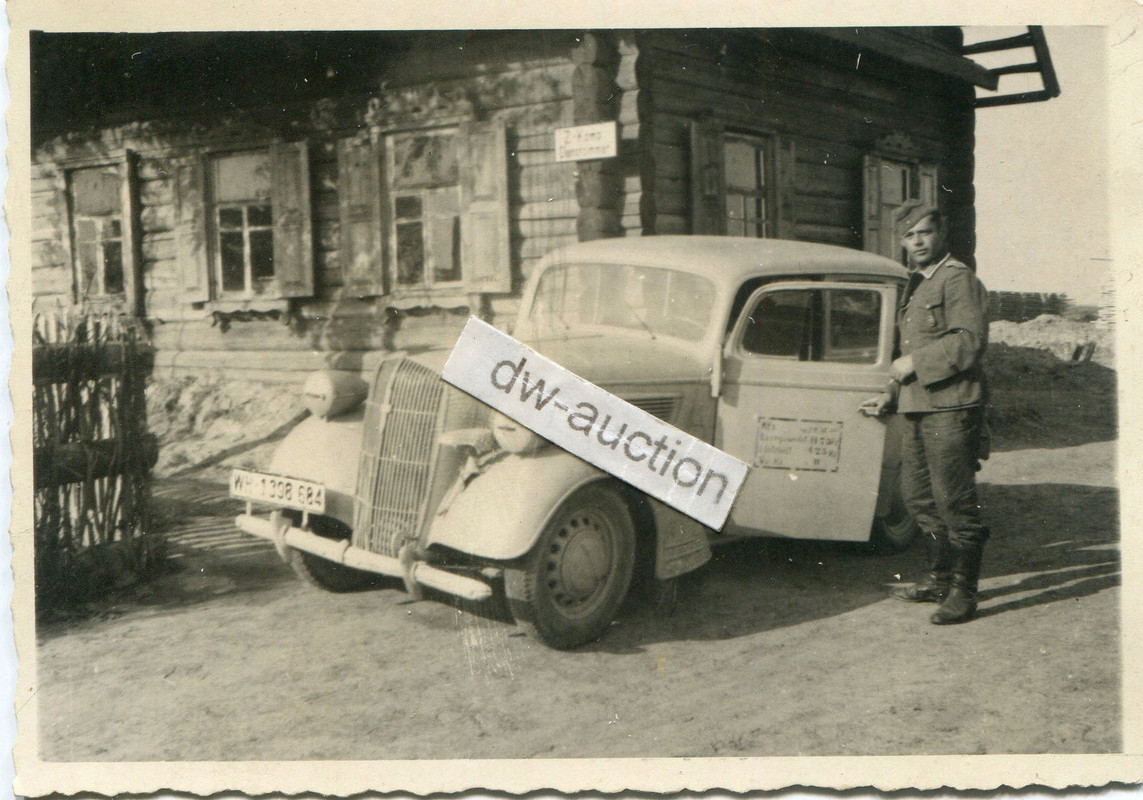Fahrzeug mit Kennung auf Tür