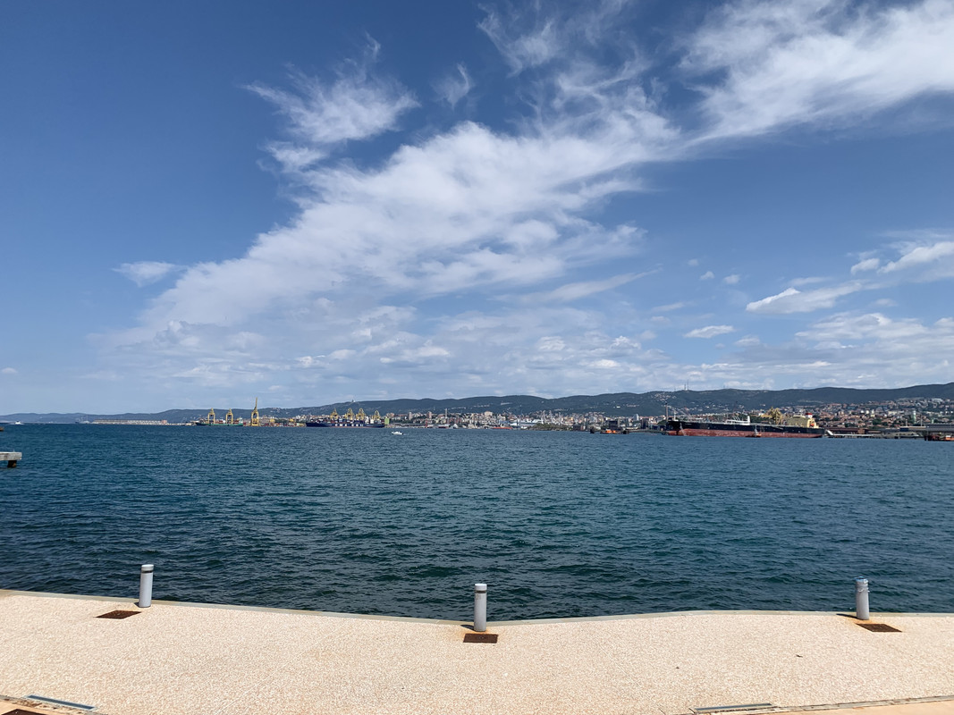 9E4CC554-CBD4-4B5E-A644-6519D687A680