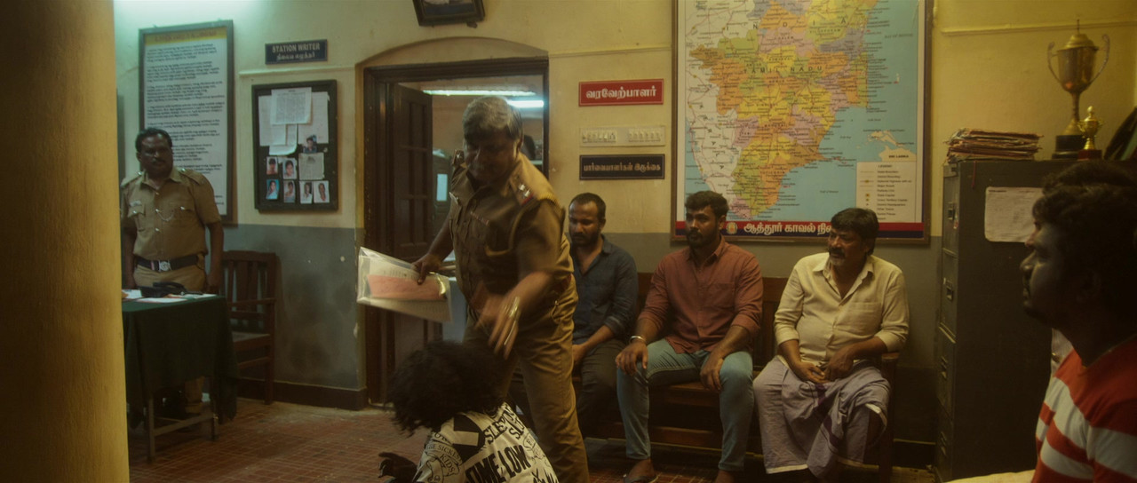 Ten.Hours.2025.1080p.AMZN.WEB-DL.DD 5.1.H.264-playWEB_000006