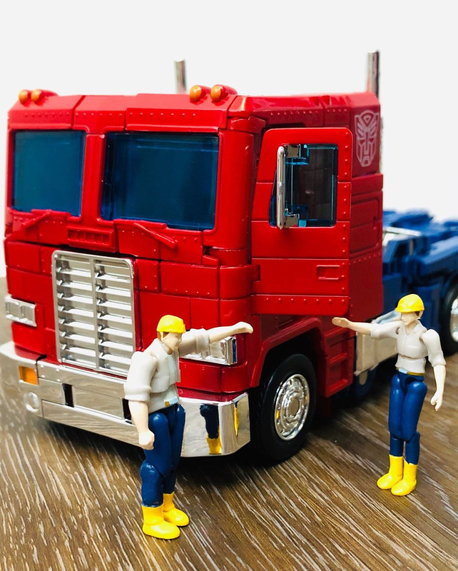 MP-44-Convoy-Optimus-Prime-V3-6