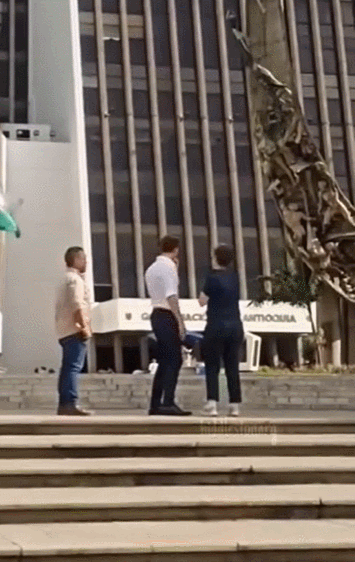 GIF-11-08-2024-14-25-36.gif