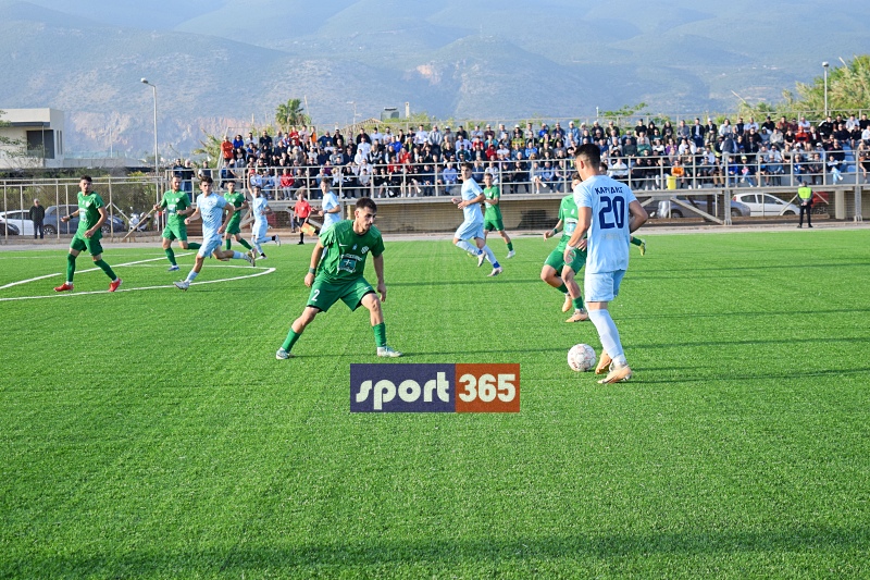 , &Tau;&omicron; &phi;&omega;&tau;&omicron;&rho;&epsilon;&pi;&omicron;&rho;&tau;ά&zeta; &tau;&omicron;&upsilon; &tau;&epsilon;&lambda;&iota;&kappa;&omicron;ύ &Epsilon;&rho;ά&nu;&eta;-&Pi;&alpha;&nu;&theta;&omicron;&upsilon;&rho;&iota;&alpha;&kappa;ό&sigmaf; (&phi;&omega;&tau;&omicron;)