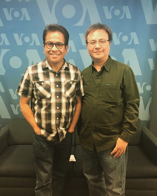 Helmi Johannes bekerja di VOA-Indonesia