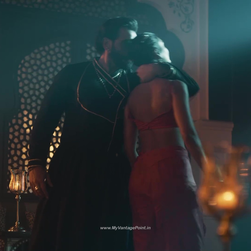 14Esha Gupta Hot in Aashram Web Series