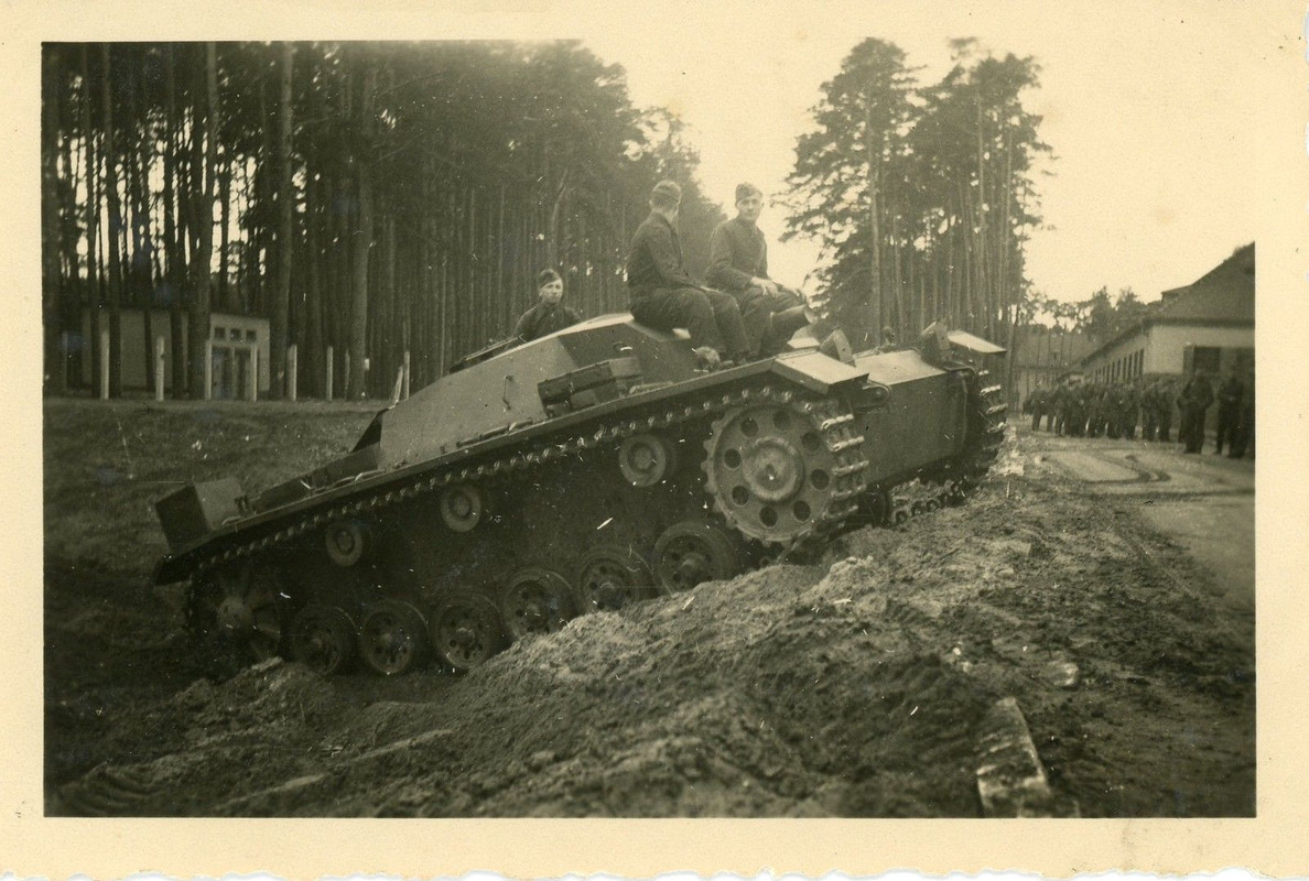 StuG Sturmgeschütz Tank Sturmartillerie Foto4