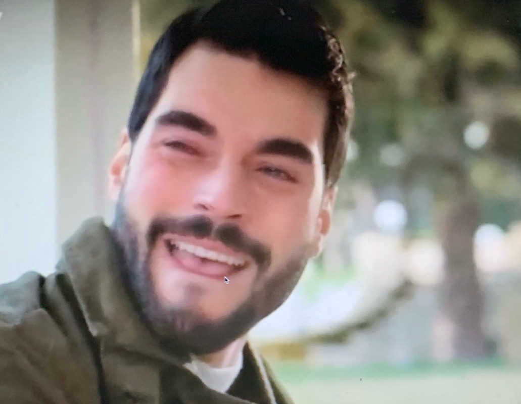 EEA8CFCF-10EB-4B8E-904B-38B6B95192F2