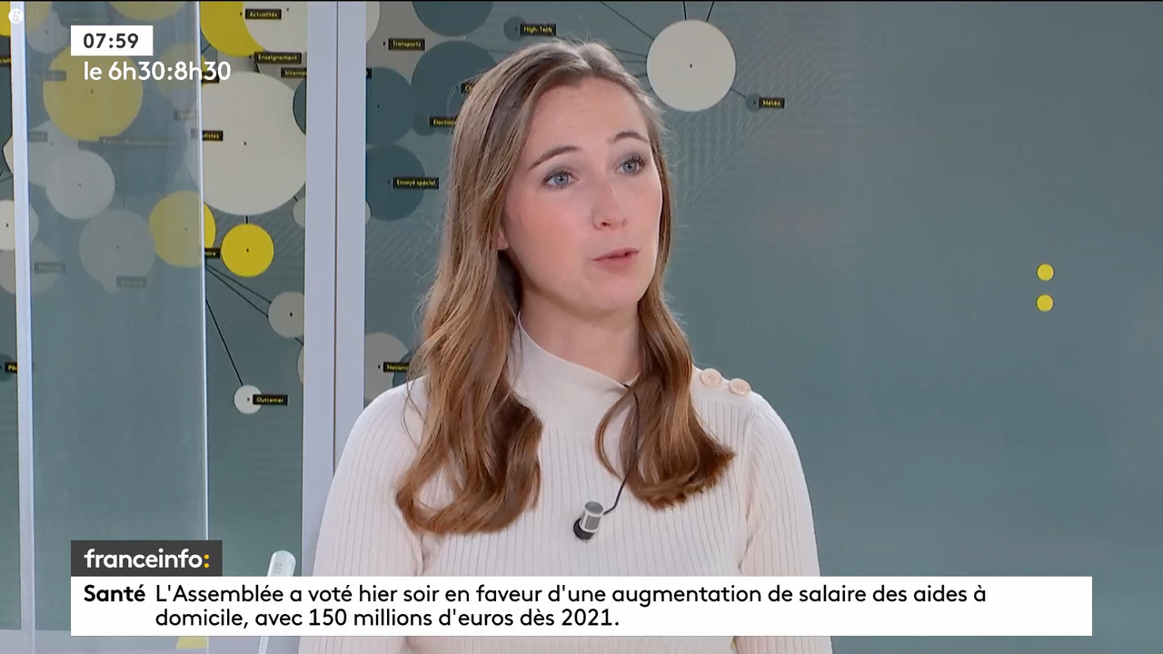10.23 - 05.29.00 - 9h30. Entre JT, chroniques, invités et revues de p....ts_snapshot_01.36.43.047