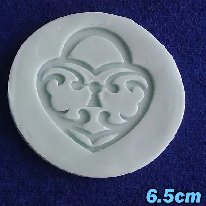 Molde En Silicona Arabesco N25 broche Corazón o canasta de 7.6cm