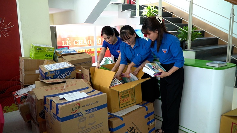 QUYEN GOP SACH QUANG 02