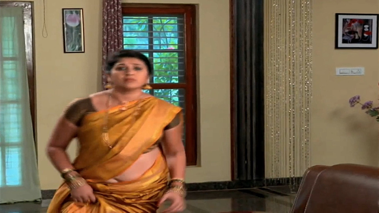Kannada Serial Actress navel Slips.mp4_snapshot_00.02.957