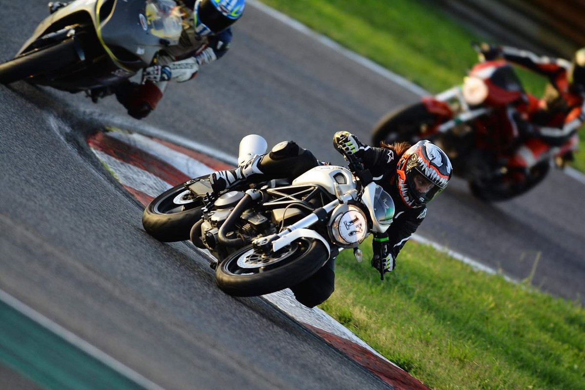 C3098AF9-79A9-42C8-BC00-3A23A8228812