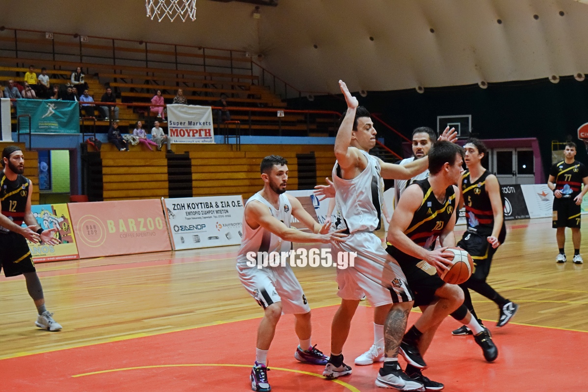 , &Mu;&alpha;&tau;&sigma;ά&rho;&alpha; &sigma;&tau;&eta;&nu; &Tau;έ&nu;&tau;&alpha;, &omicron; &Delta;ί&omega;&nu;&alpha;&sigmaf; &pi;ή&rho;&epsilon; &mu;&epsilon;&gamma;ά&lambda;&omicron; &delta;&iota;&pi;&lambda;ό &epsilon;&pi;ί &tau;&eta;&sigmaf; &Kappa;&alpha;&lambda;&alpha;&mu;ά&tau;&alpha; BC &mu;&epsilon; 92-81 &sigma;&tau;&eta;&nu; 2&eta; &pi;&alpha;&rho;ά&tau;&alpha;&sigma;&eta; (&phi;&omega;&tau;ό & &beta;ί&nu;&tau;&epsilon;&omicron;)