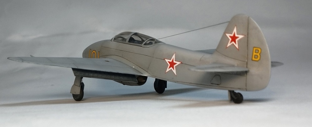  Як-21 Amodel 1/72 YAb-Tot-Fbe08