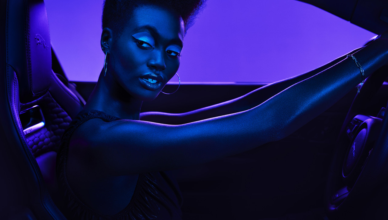 009_Jag_F-TYPE_24MY_Interior_013_111022