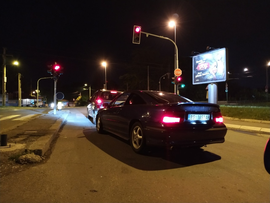 26FB21B6-718F-4C72-8BF7-FE682B5591CA